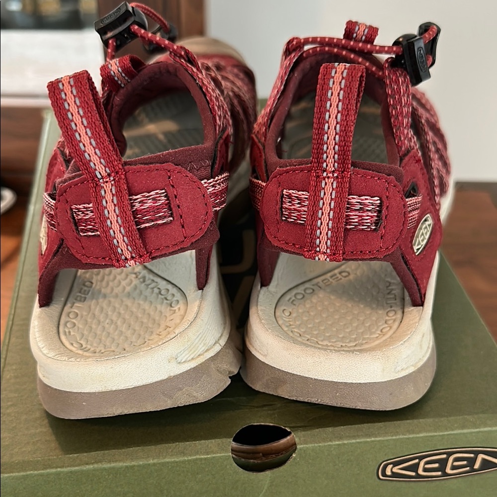 Keen Adult Red Hiking Sandals - Picture 6 of 6